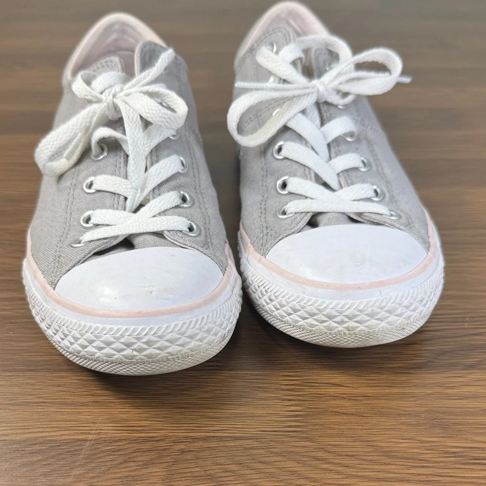 Converse light gray